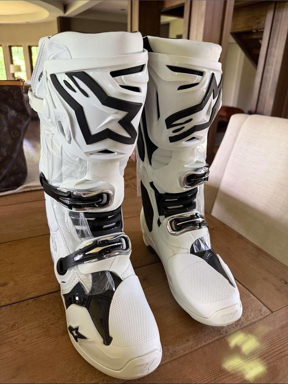 Alpinestars Tech 10 White and Black Motocross Boots Reinforced Armor SIZE 8 NEW